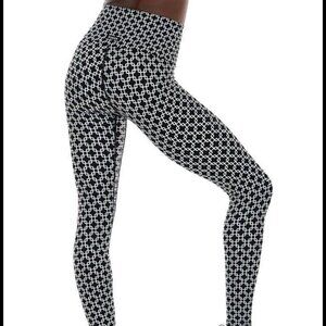 K-DEER | Black White Geometric Pattern Capri Bra Set